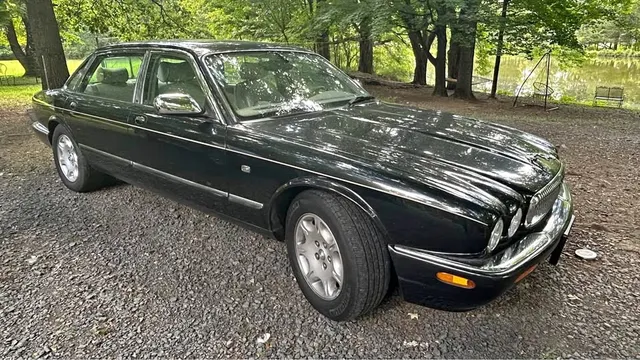 2003 Jaguar XJ Vanden Plas Sedan 4D