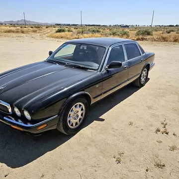 2003 Jaguar XJ XJ8 Sedan 4D