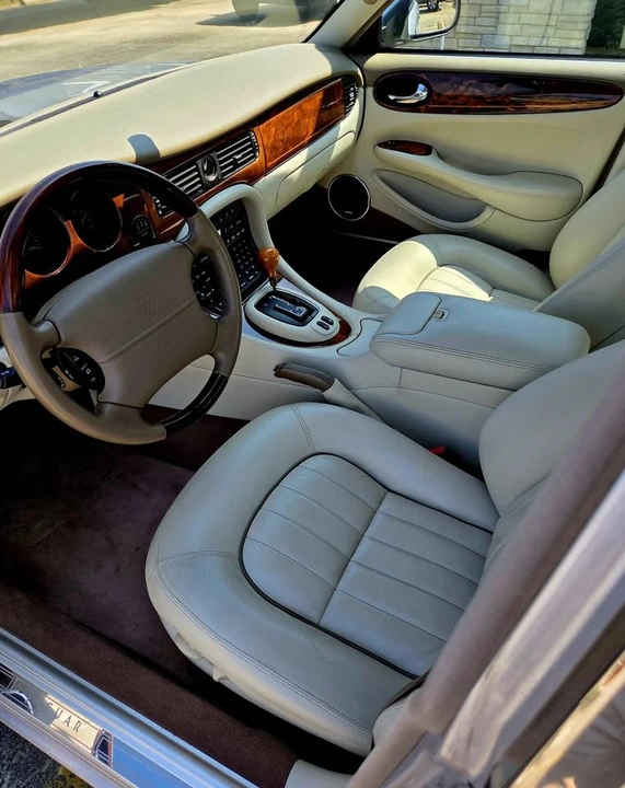 2003 Jaguar X308 XJ - Image 8 of 14