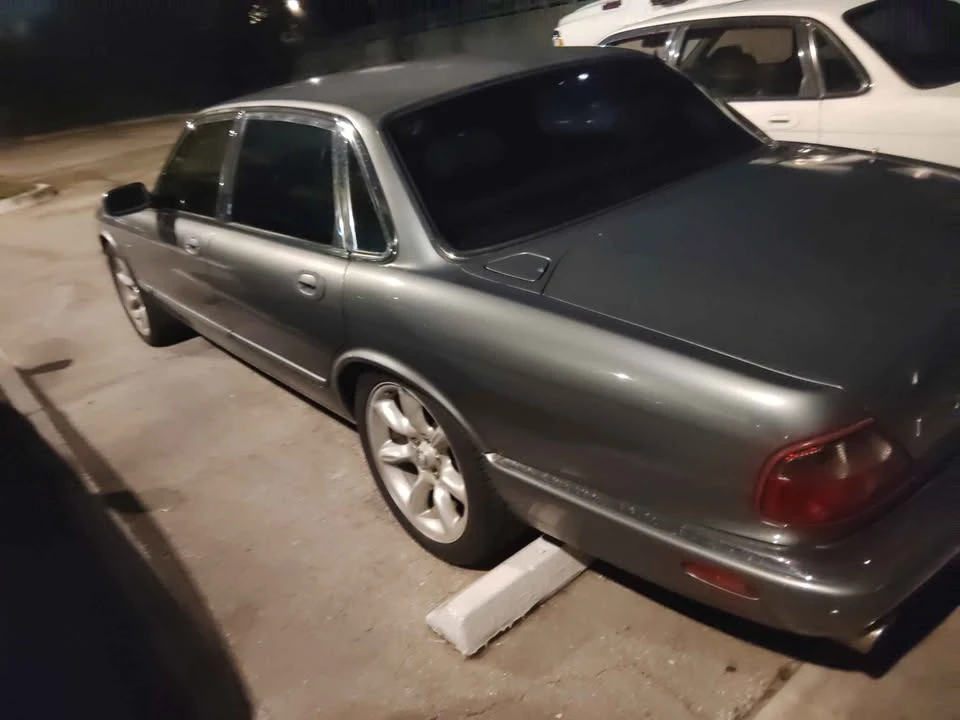 2003 Jaguar X308 XJR - Image 2 of 8