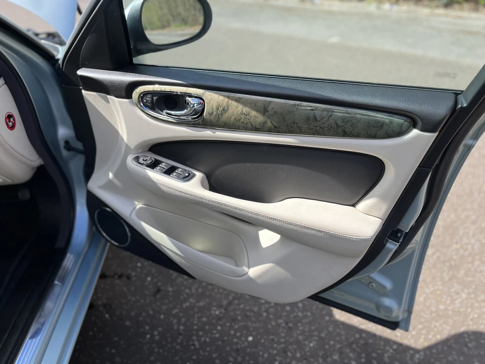 2003 Jaguar X308 XJ - Image 13 of 15