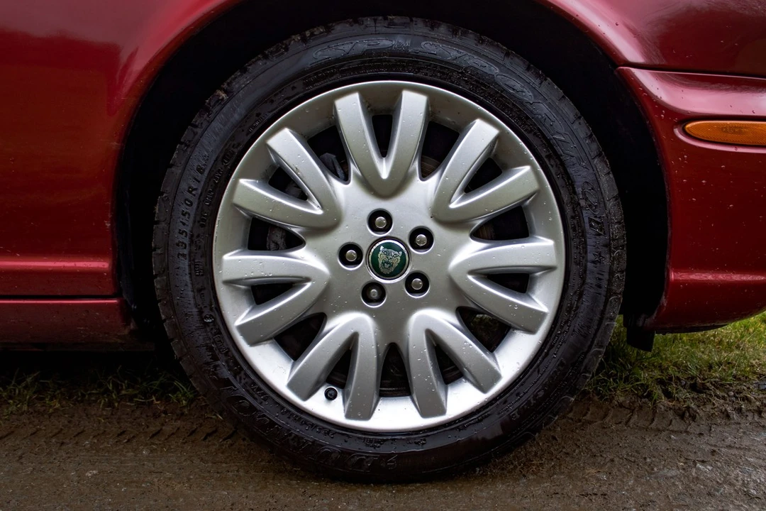 2003 Jaguar X308 XJ - Image 19 of 30