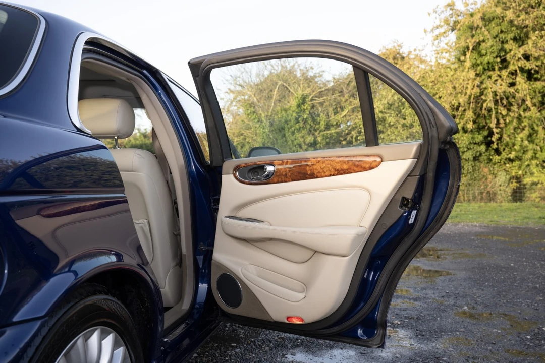 2003 Jaguar X308 XJ - Image 28 of 30