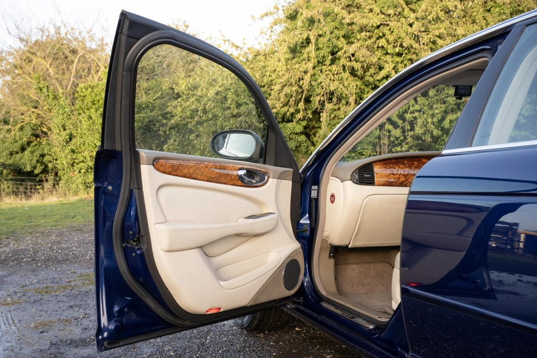 2003 Jaguar X308 XJ - Image 27 of 30