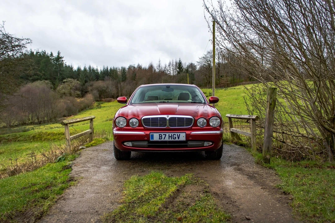 2003 Jaguar X308 XJ - Image 2 of 30