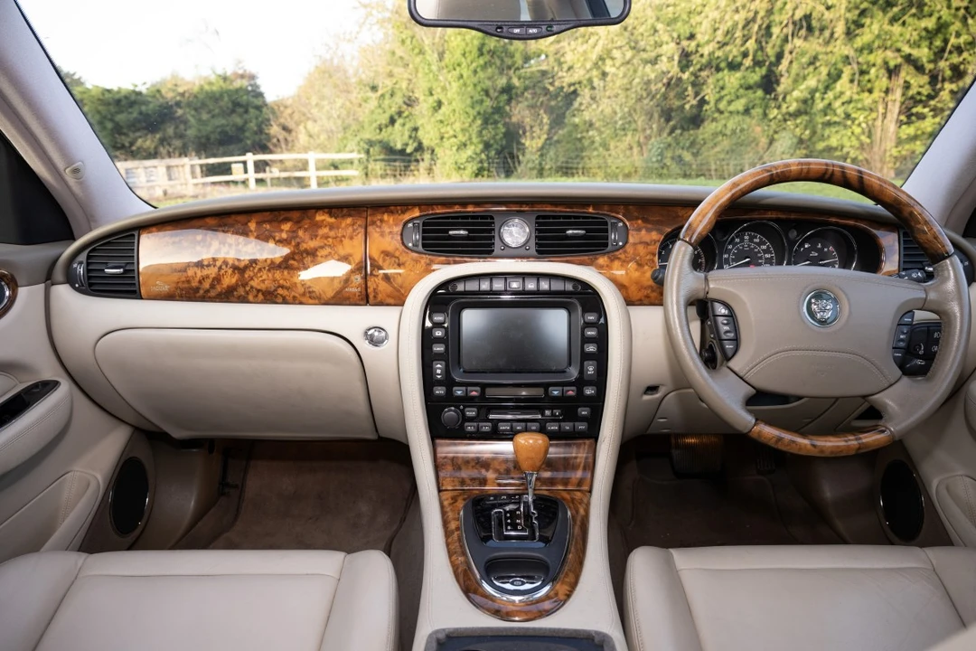 2003 Jaguar X308 XJ - Image 17 of 30