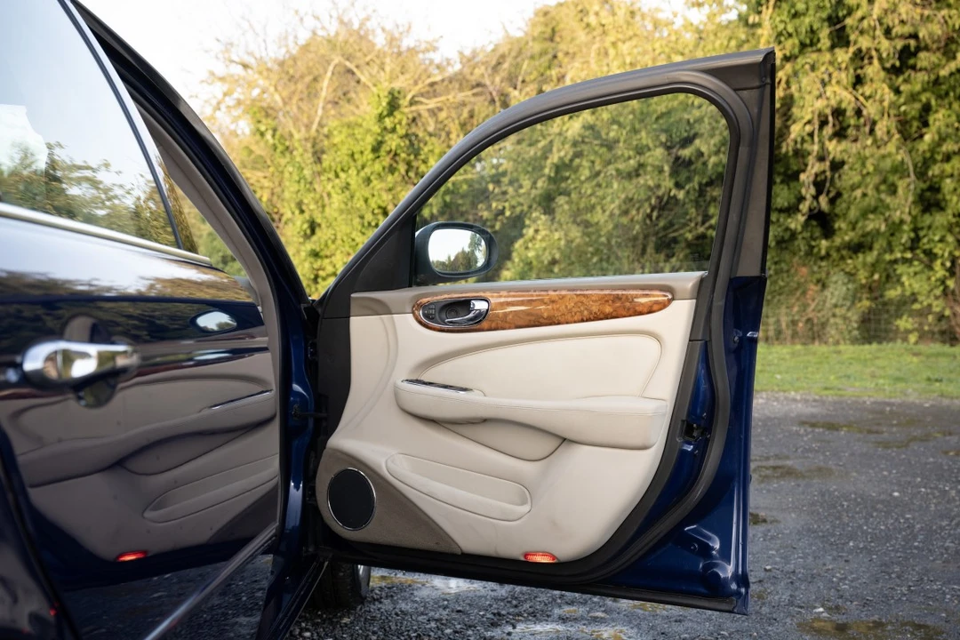 2003 Jaguar X308 XJ - Image 25 of 30