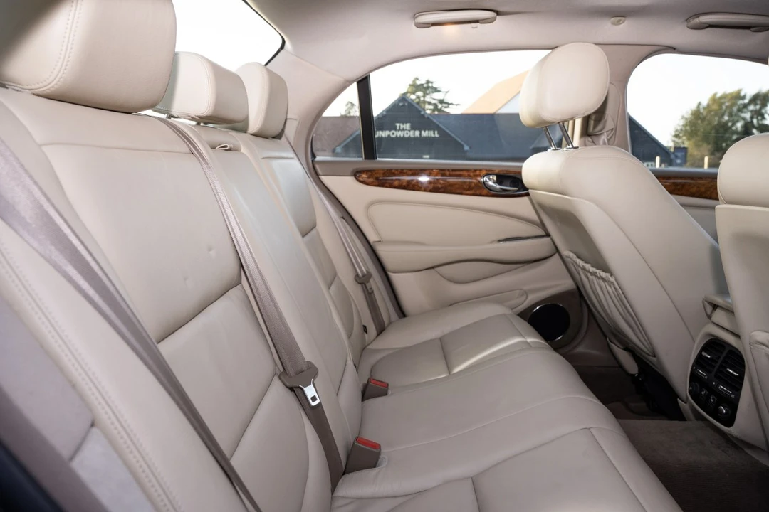 2003 Jaguar X308 XJ - Image 30 of 30