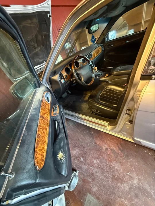 2003 Jaguar X308 XJ - Image 4 of 8