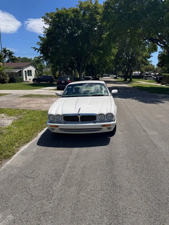 2003 Jaguar X308 XJ - Image 5 of 10