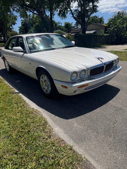 2003 Jaguar X308 XJ - Image 3 of 10