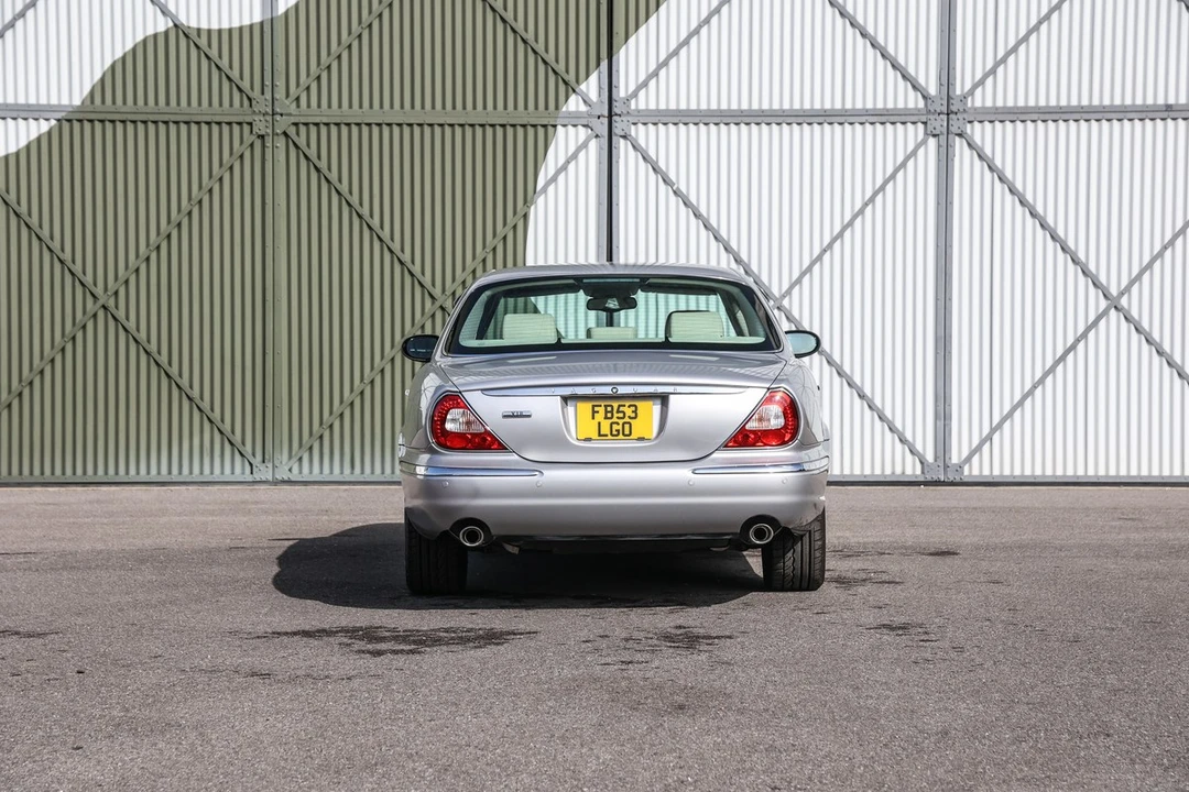 2003 Jaguar X308 XJ - Image 4 of 30