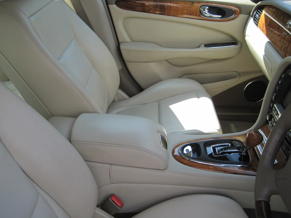 2003 Jaguar X308 XJ - Image 15 of 30