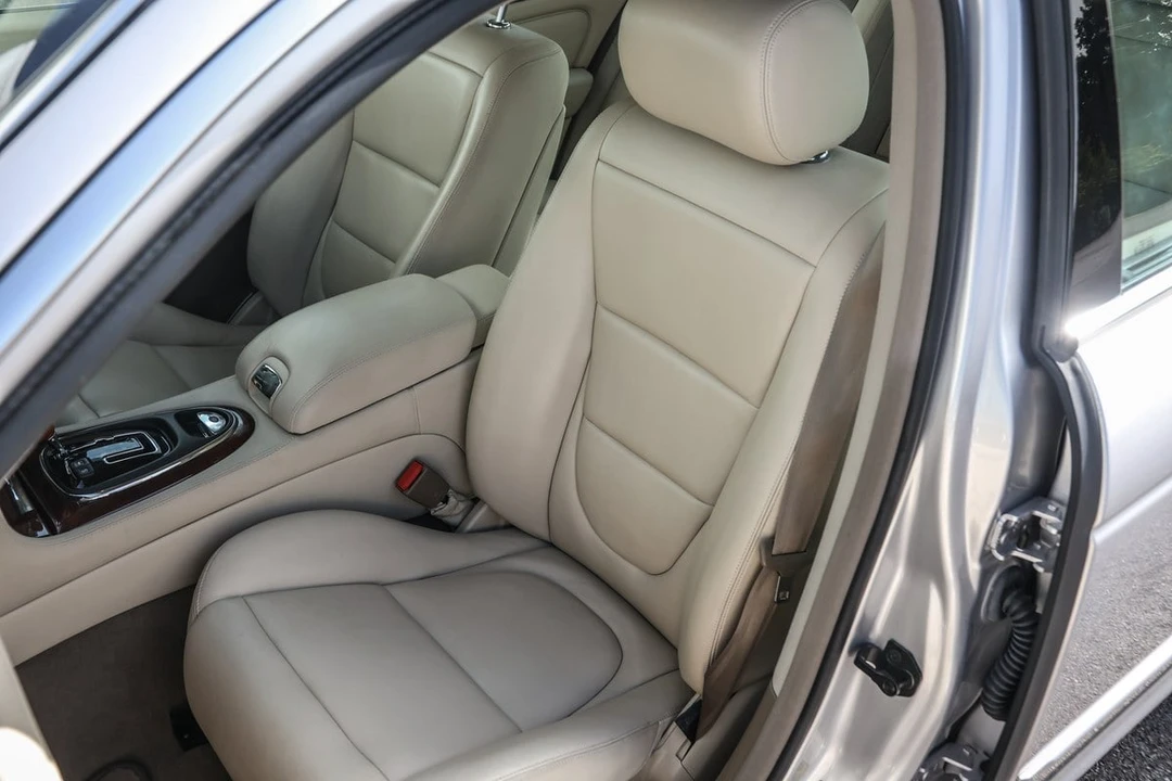 2003 Jaguar X308 XJ - Image 12 of 30