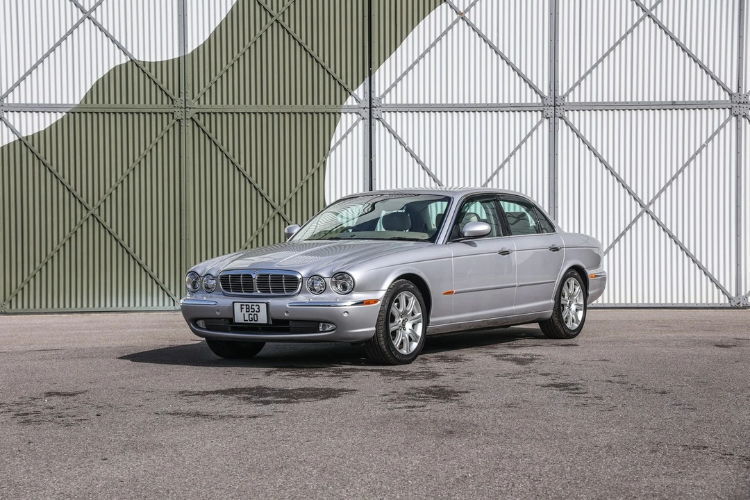 2003 Jaguar X308 XJ - Image 2 of 30