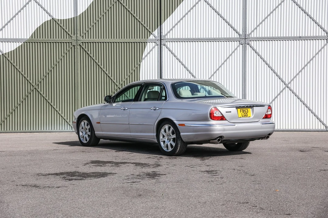 2003 Jaguar X308 XJ - Image 5 of 30