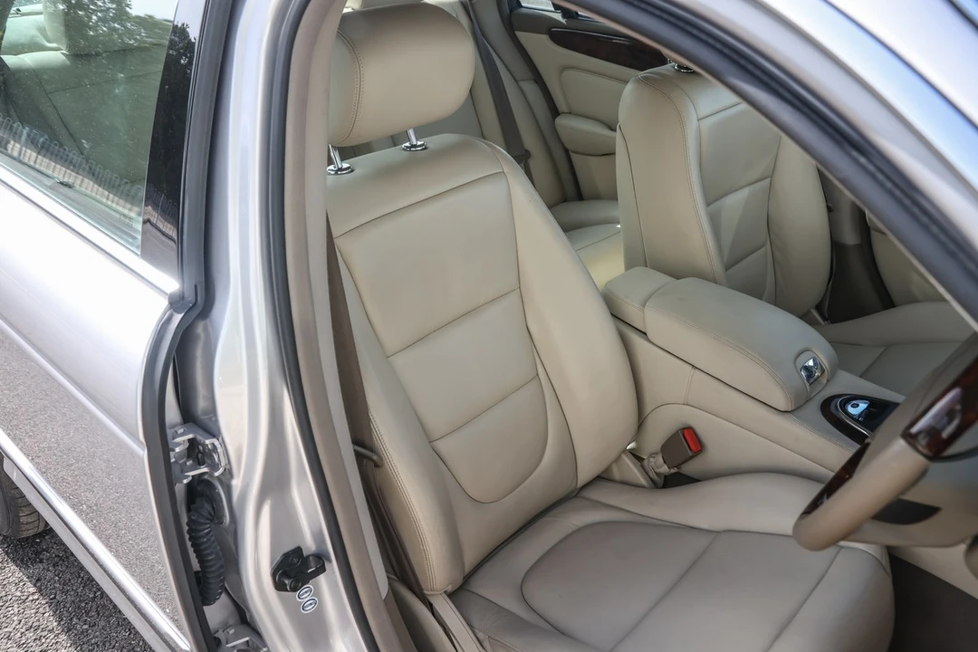 2003 Jaguar X308 XJ - Image 11 of 30
