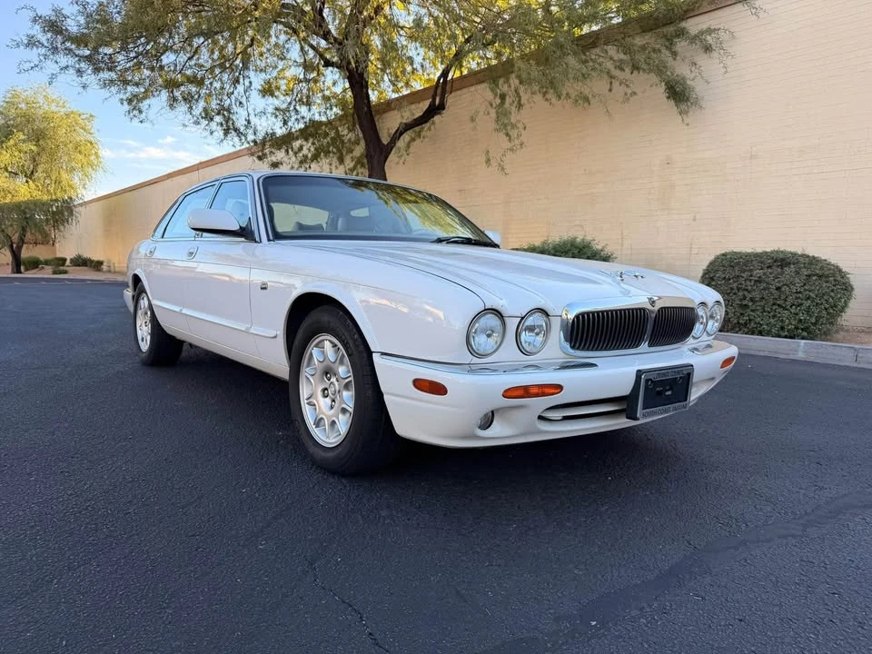 2003 Jaguar X308 XJ - Image 2 of 12