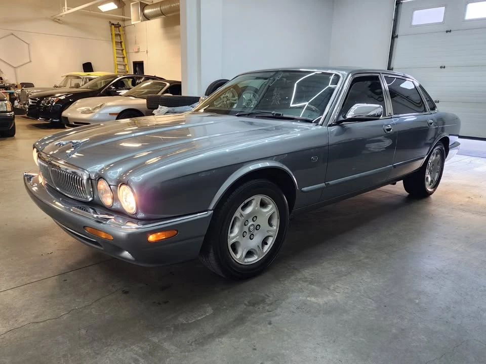 2003 Jaguar X308 XJ - Image 2 of 15