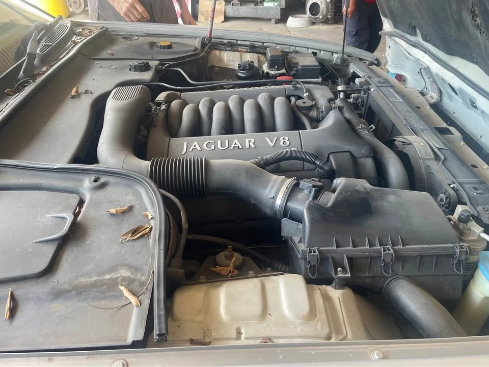 2003 Jaguar X308 XJ - Image 4 of 4