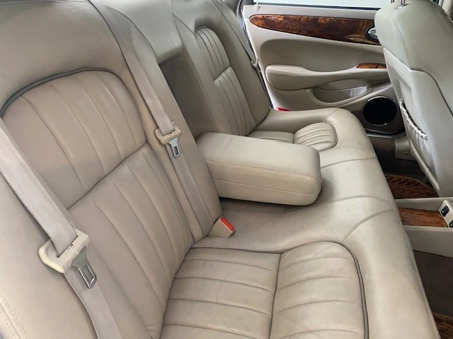 2003 Jaguar X308 XJ - Image 4 of 16