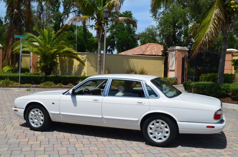 2003 Jaguar X308 XJ - Image 2 of 12
