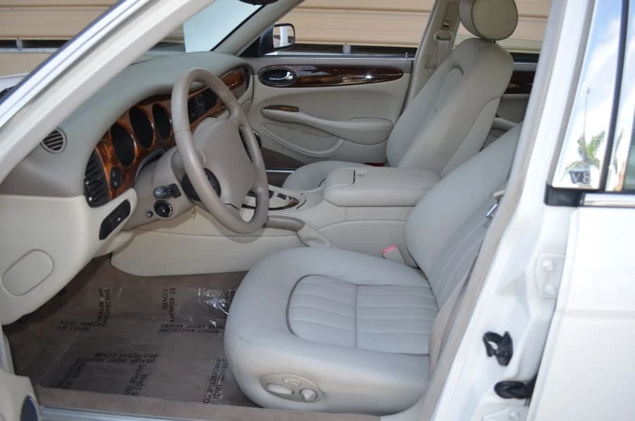 2003 Jaguar X308 XJ - Image 3 of 12