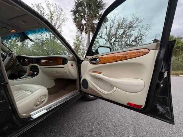 2003 Jaguar X308 XJ - Image 10 of 20
