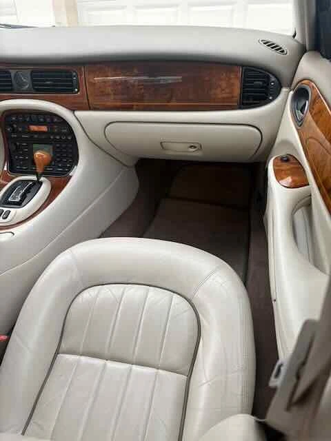 2003 Jaguar X308 XJ - Image 9 of 20