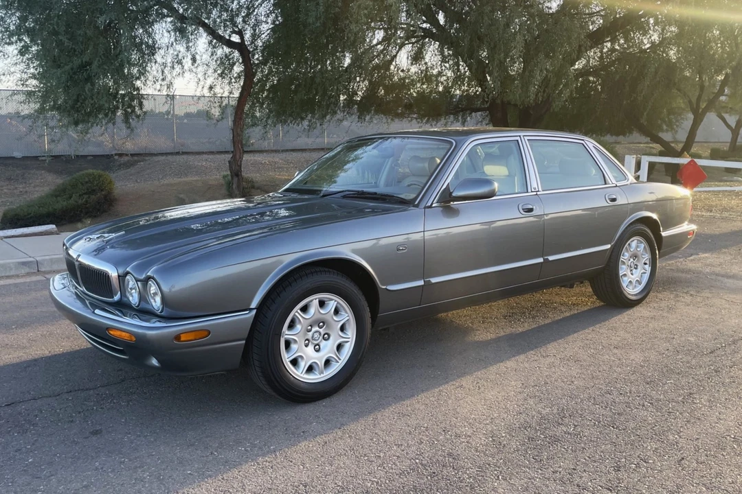 2003 Jaguar X308 XJ - Image 2 of 31