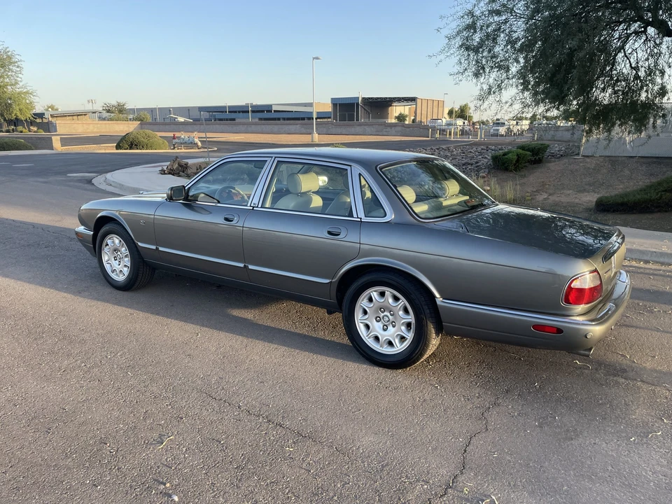 2003 Jaguar X308 XJ - Image 10 of 31