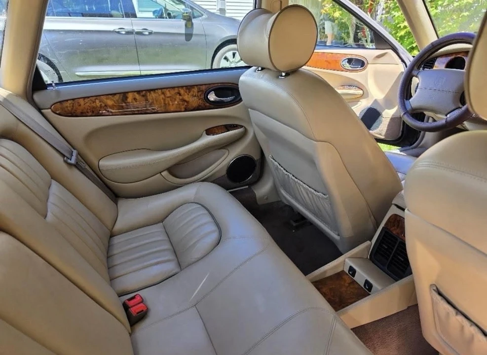 2003 Jaguar X308 XJ - Image 9 of 10