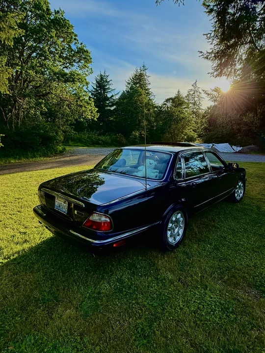 2003 Jaguar X308 XJ - Image 3 of 10