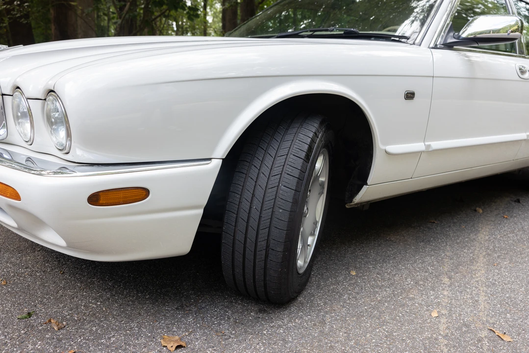 2003 Jaguar X308 XJ - Image 16 of 31