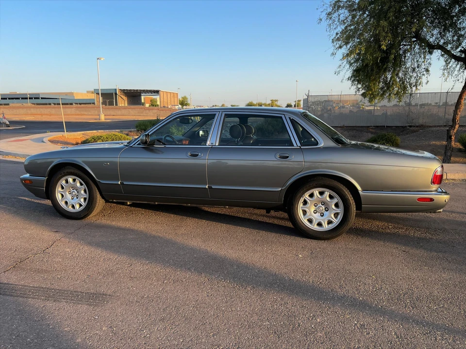 2003 Jaguar X308 XJ - Image 10 of 31