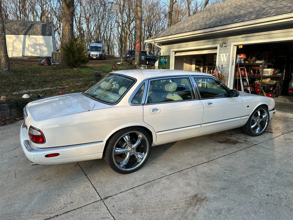 2003 Jaguar X308 XJ - Image 4 of 21