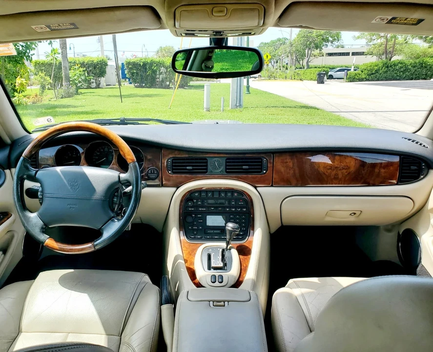 2003 Jaguar X308 XJ - Image 17 of 20