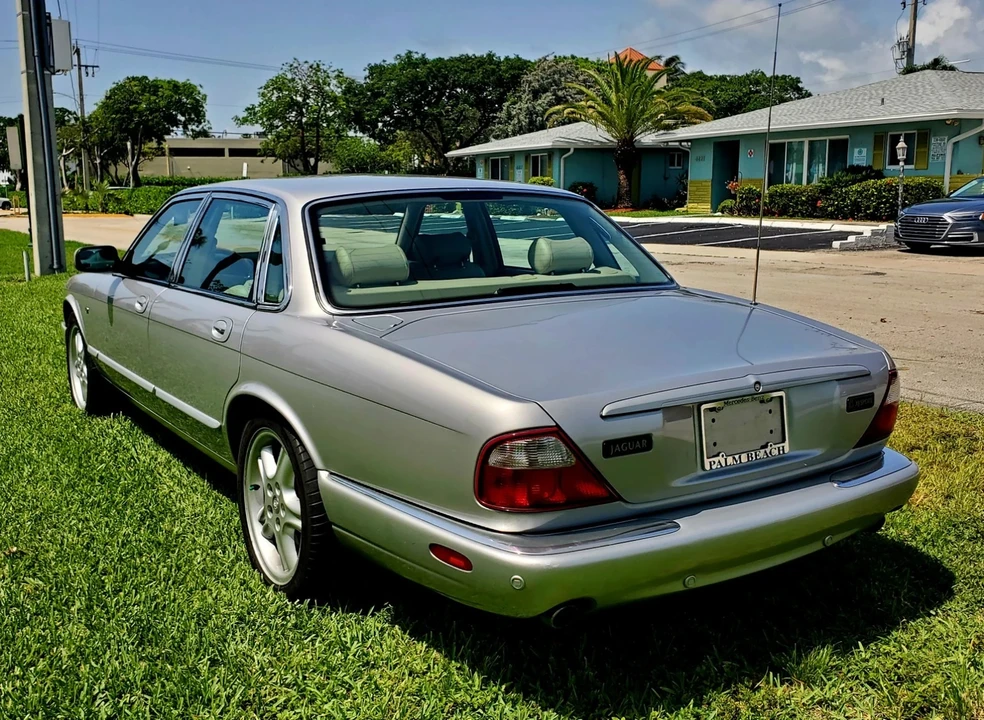 2003 Jaguar X308 XJ - Image 19 of 20