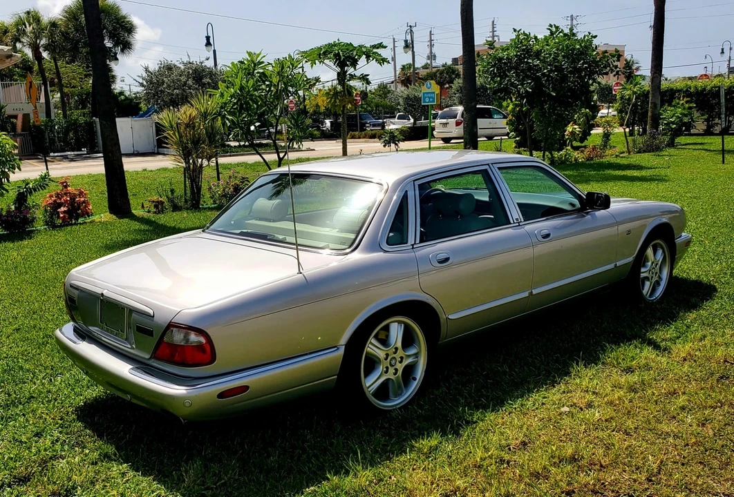 2003 Jaguar X308 XJ - Image 9 of 20