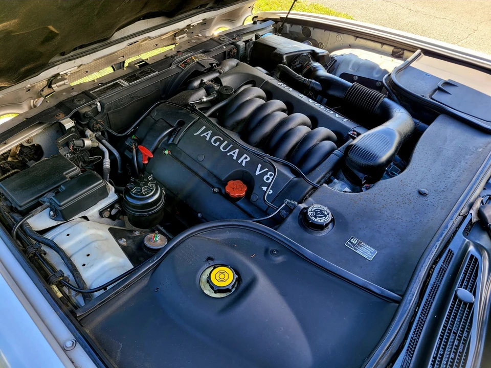 2003 Jaguar X308 XJ - Image 3 of 19