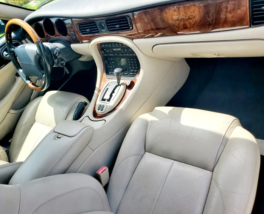 2003 Jaguar X308 XJ - Image 15 of 20