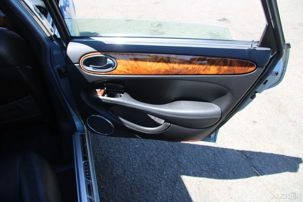 2003 Jaguar X308 XJ - Image 16 of 16