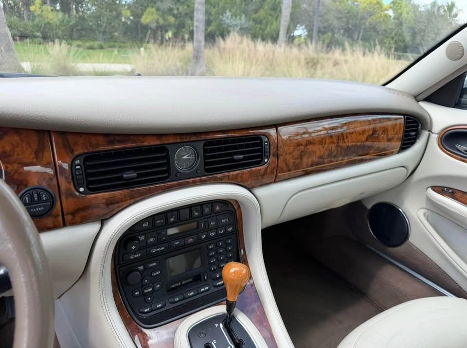 2003 Jaguar X308 XJ - Image 8 of 19