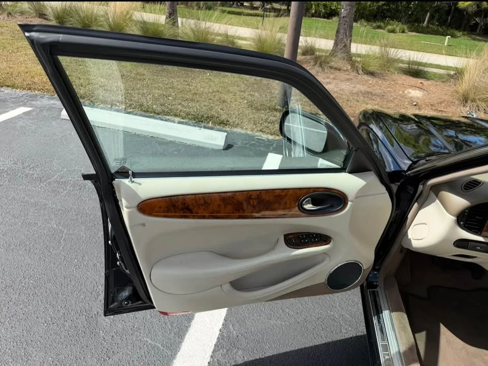 2003 Jaguar X308 XJ - Image 11 of 19