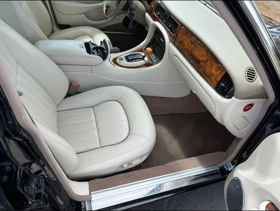 2003 Jaguar X308 XJ - Image 12 of 19