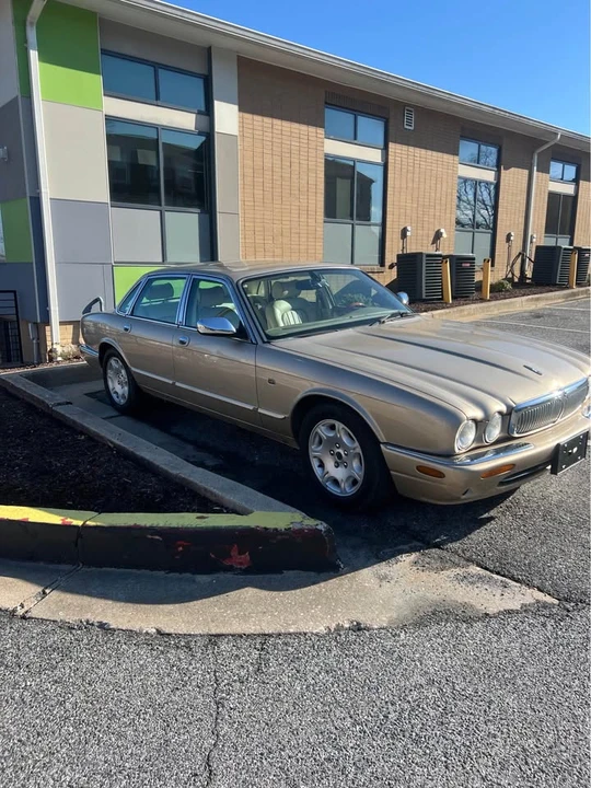2003 Jaguar X308 XJ - Image 3 of 10