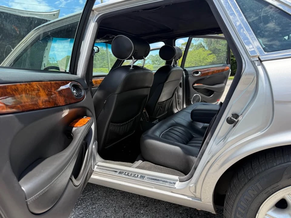 2003 Jaguar X308 XJ - Image 8 of 17