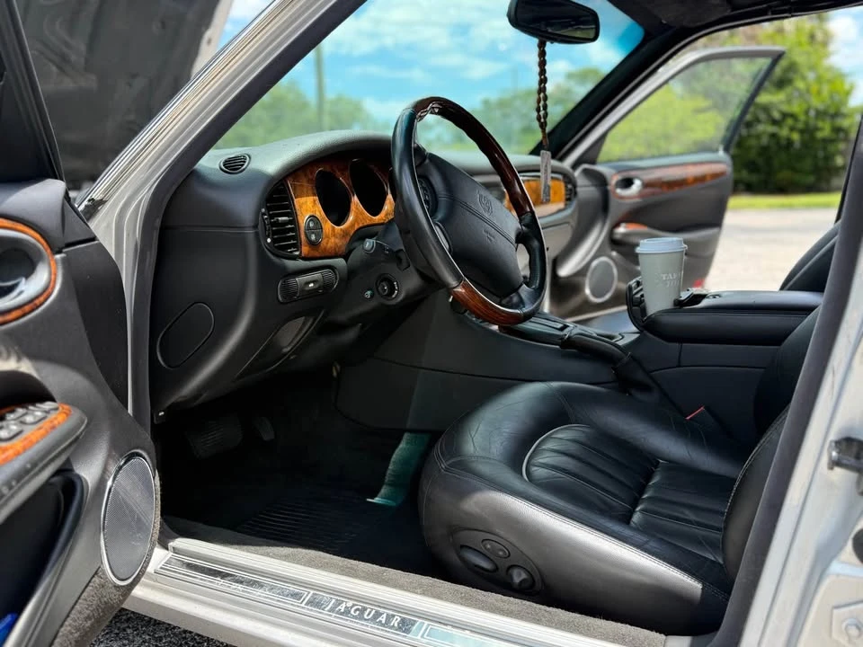 2003 Jaguar X308 XJ - Image 6 of 17
