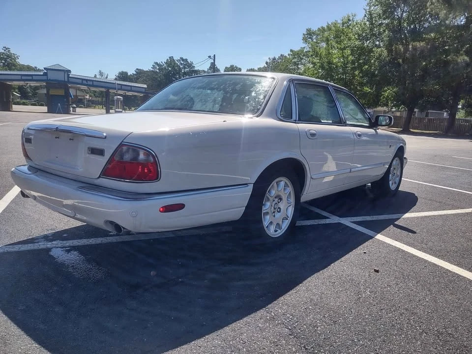 2003 Jaguar X308 XJ - Image 4 of 12