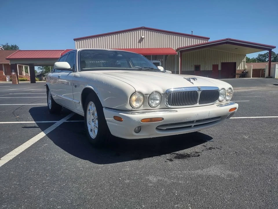 2003 Jaguar X308 XJ - Image 2 of 12